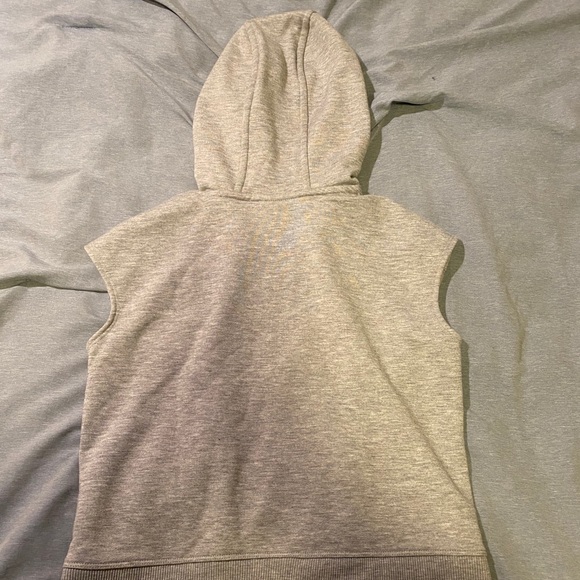 NWOT Athleta Girl Grey Tank Top with hood! - Picture 3 of 4